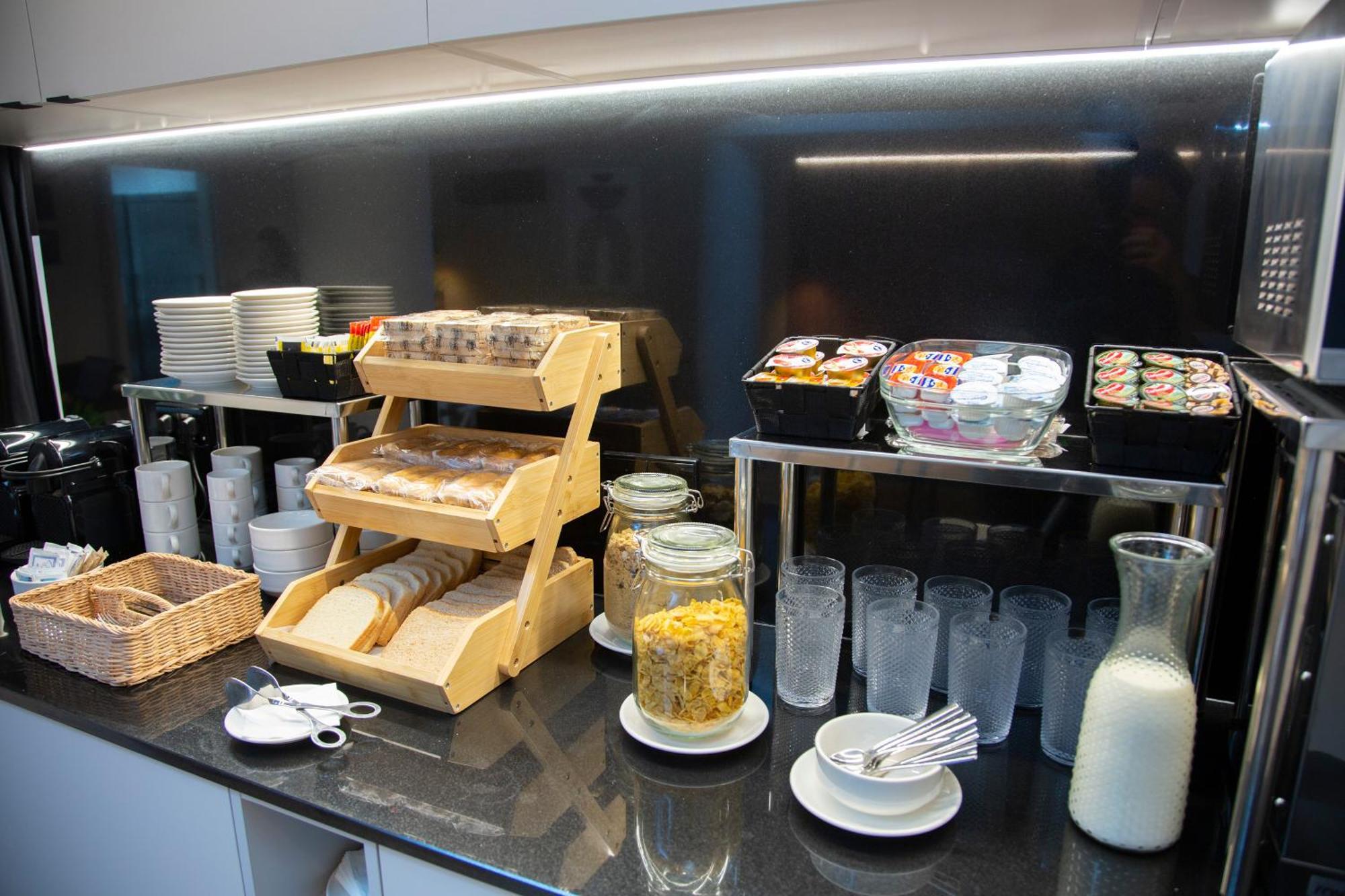 Aila II Hotel Boutique By Singularstays - Digital Access Burjassot Esterno foto