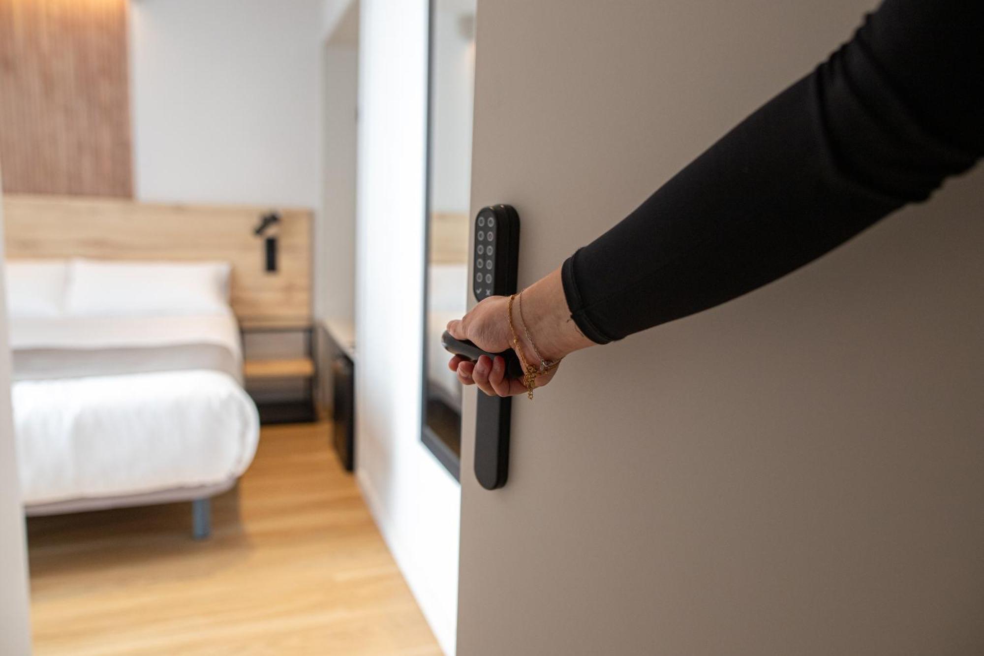 Aila II Hotel Boutique By Singularstays - Digital Access Burjassot Esterno foto
